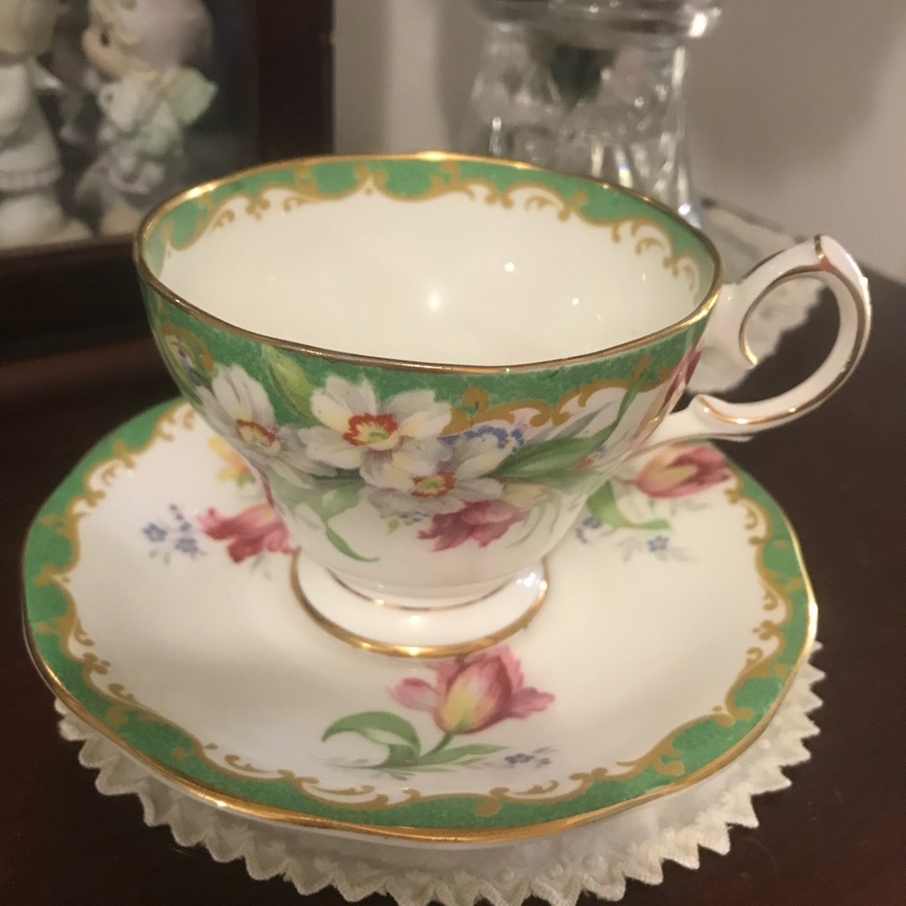 Green Floral Porcelain Teacup and Saucer Set